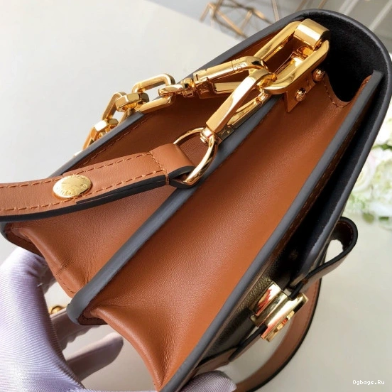 Louis Vuitton Spring Show） Dauphine Mini（2019 0111